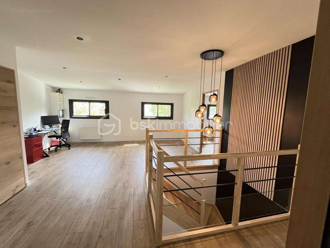 Maison familiale rénovée avec prestations haut de gamme – 5 chambres - photo 8