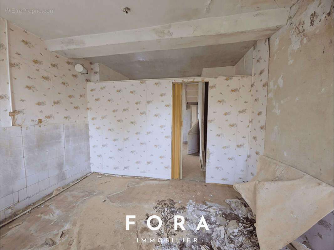 Maison à CONDE-SUR-NOIREAU