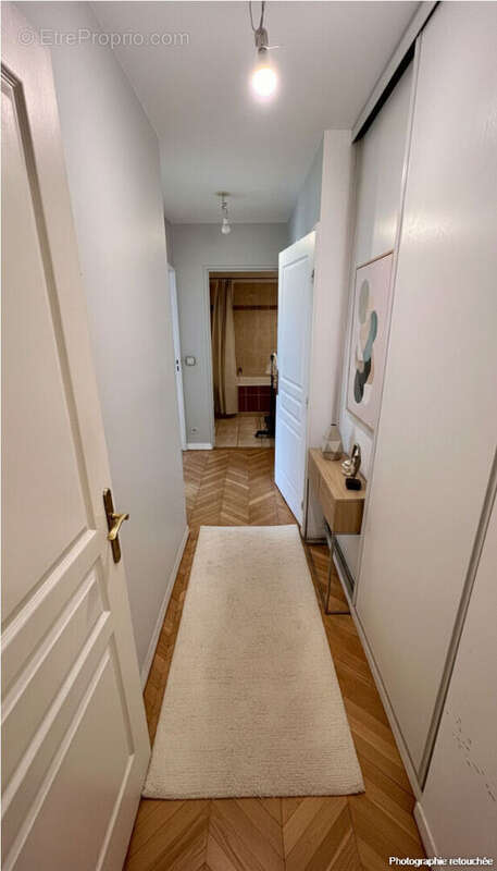 Appartement à COURBEVOIE
