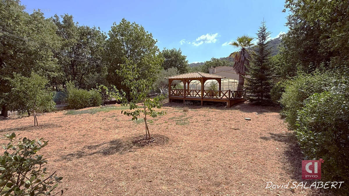Néoules ? Villa familiale avec piscine sur 2 597 m² de terrain paysager - photo 16