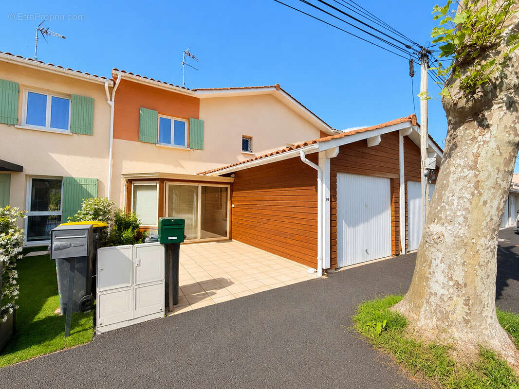 Appartement à ARES