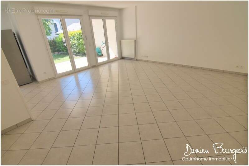 Appartement à SERGY