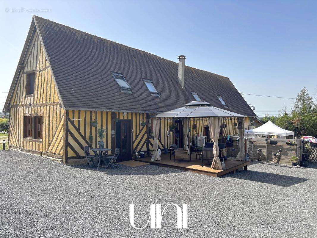 Maison à SAINT-PIERRE-SUR-DIVES