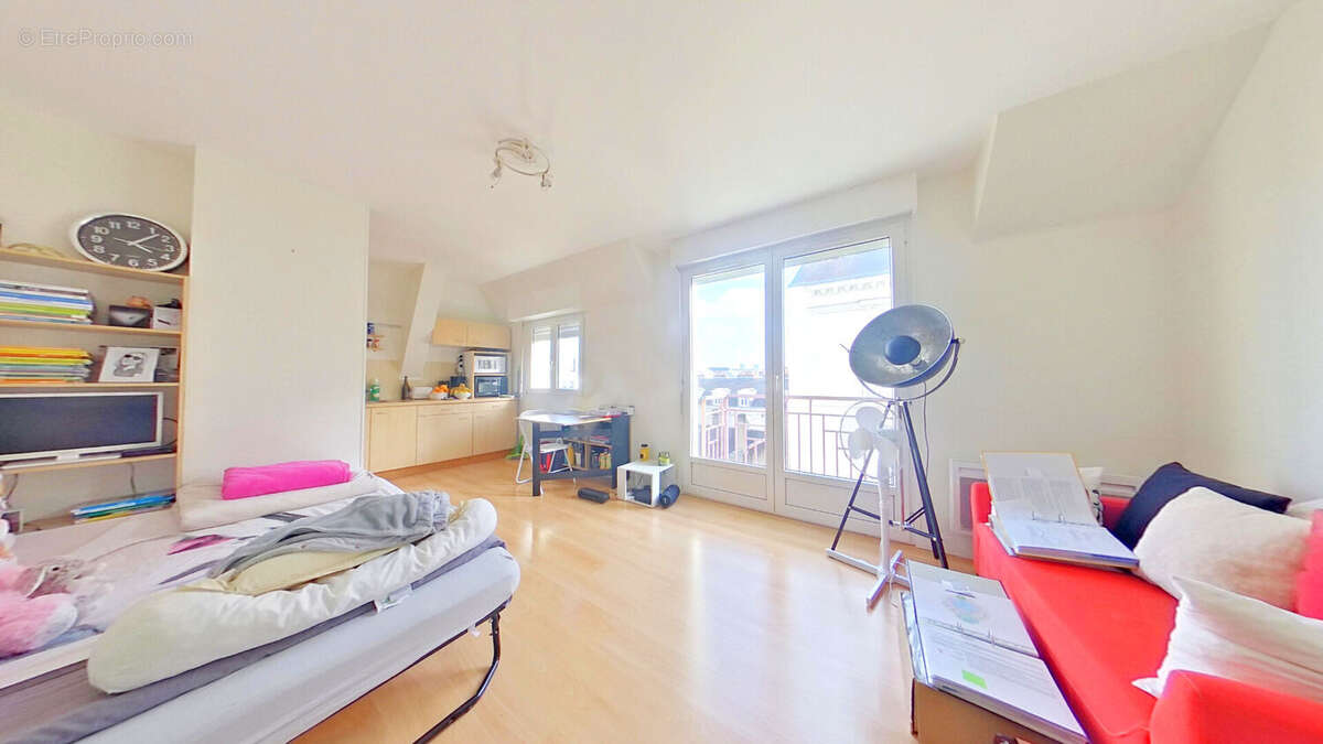 MADELEINE - CHAMP DE MARS - STUDIO 31m² avec locataire en place - photo 7