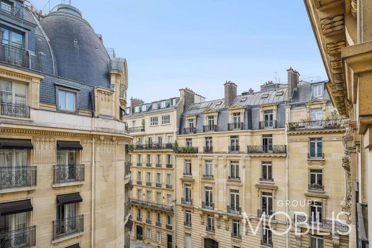 Appartement à PARIS-17E