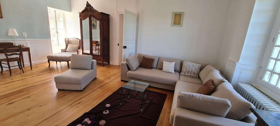 5 - Maison à CHALAIS