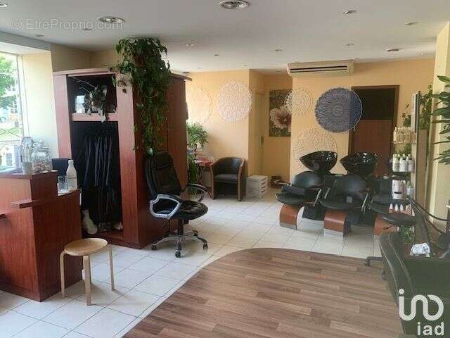 Photo 3 - Commerce à CHATEAUFORT