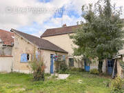 Maison à CHERISY