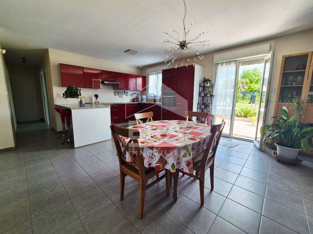Maison à OSTRICOURT