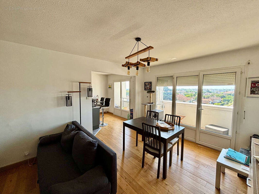 Appartement à SAINT-MAURICE-DE-BEYNOST