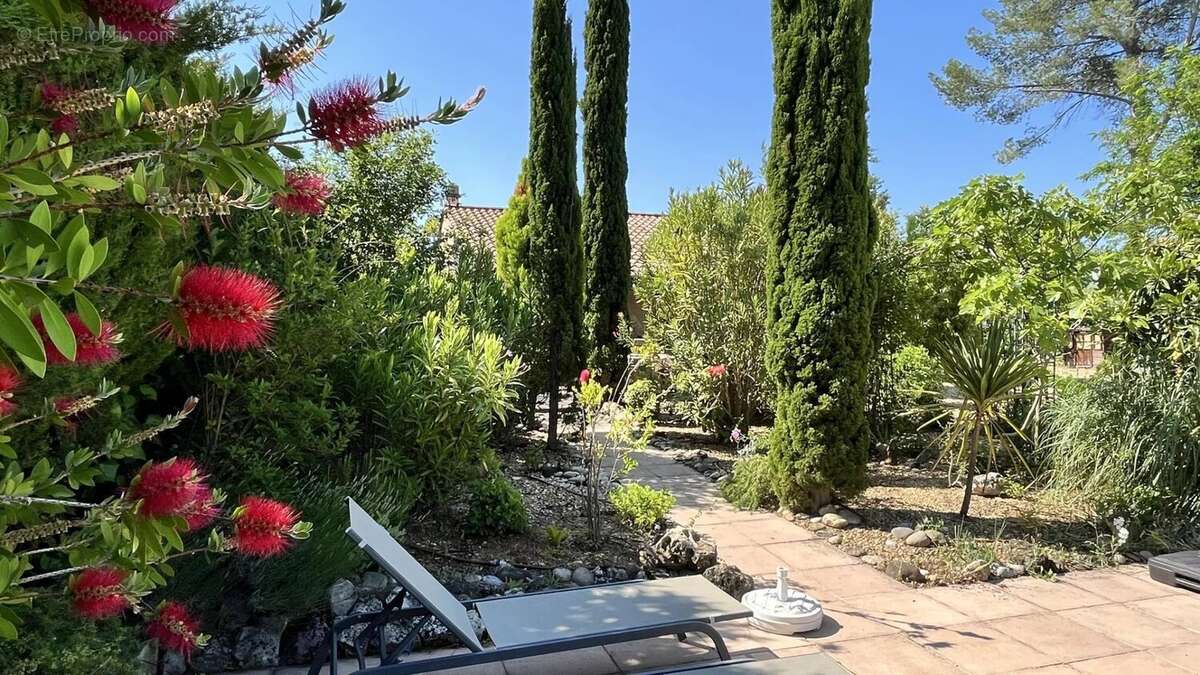 Maison à SAINT-ANTONIN-DU-VAR