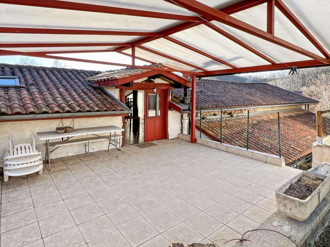 Appartement à AINHOA