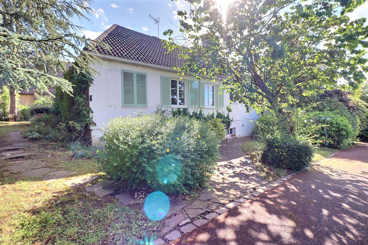 Maison à MAREIL-MARLY
