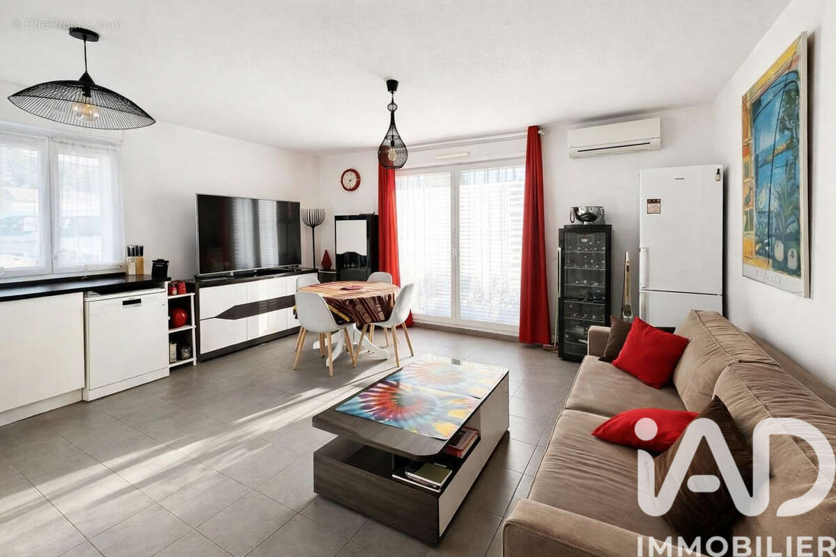 Photo 1 - Appartement à CHATEAUNEUF-LES-MARTIGUES