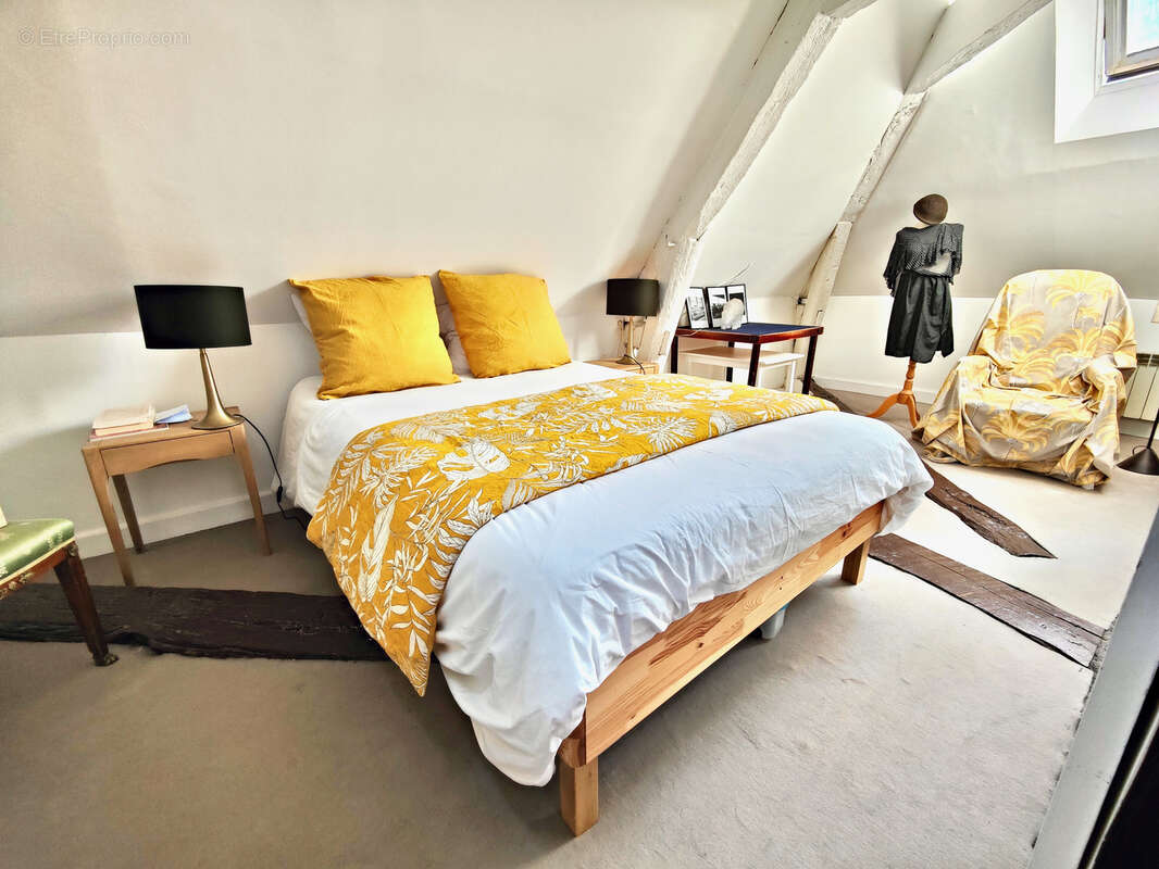 Maison à NEAUPHLE-LE-VIEUX