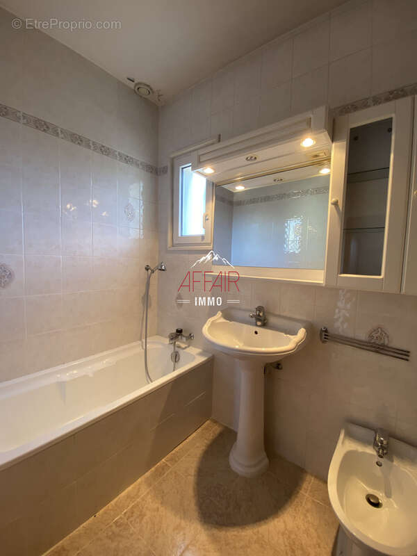 Appartement t4 dans maison proches commodités - 74240 gaillard - photo 10