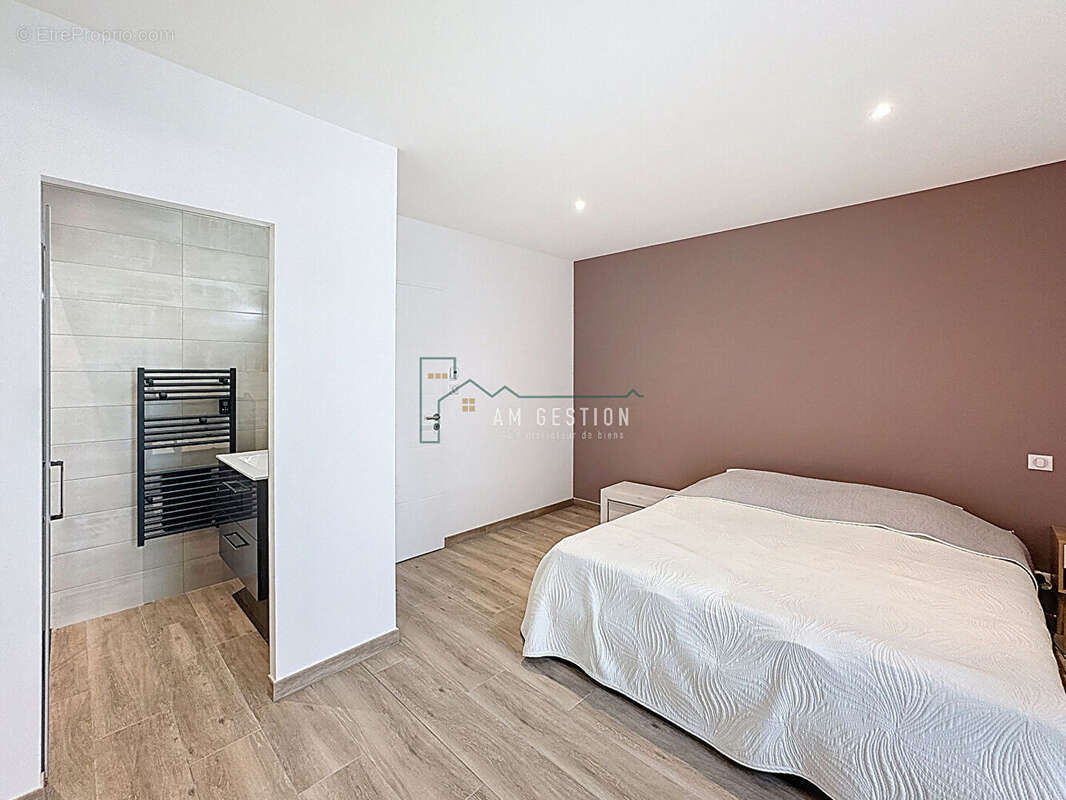 Maison à SAINT-JUNIEN