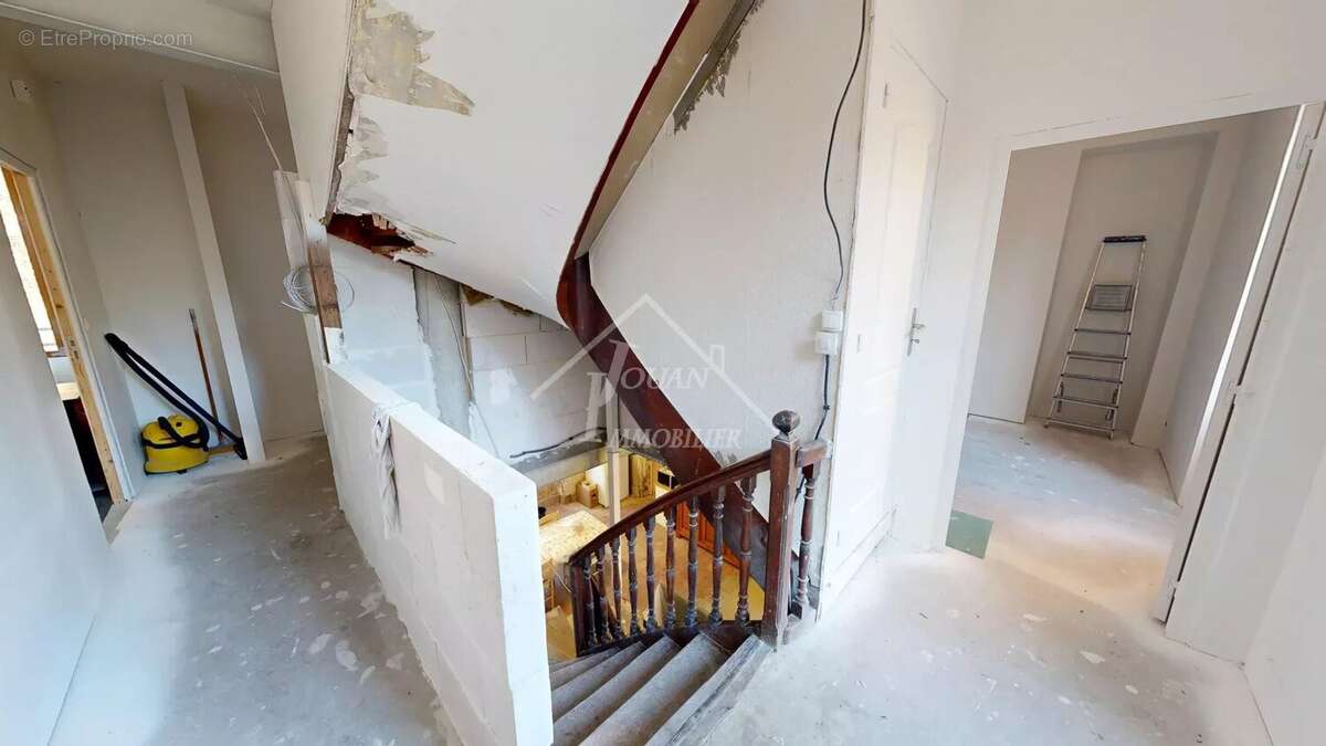 Maison à SAINT-ELOY-LES-MINES