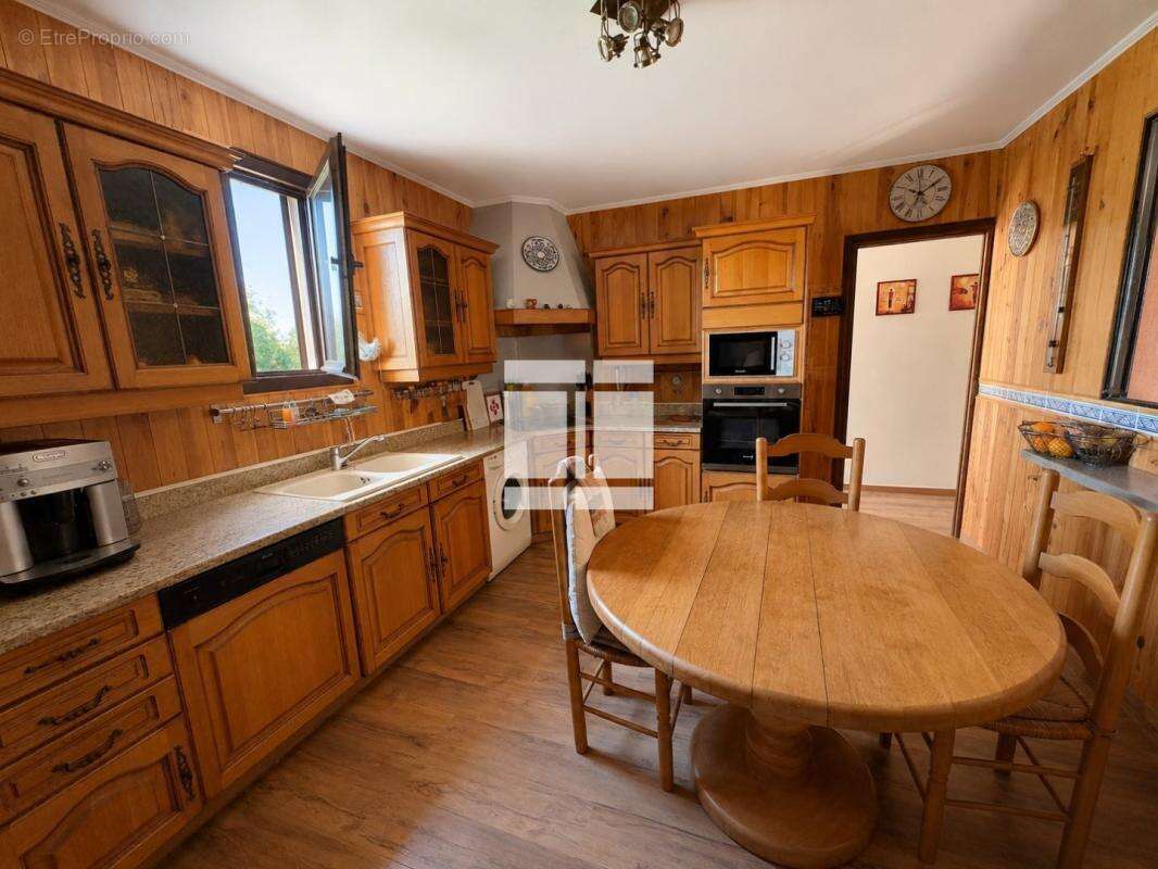 Maison de 152m2 avec un terrain de 2905m2 - photo 8