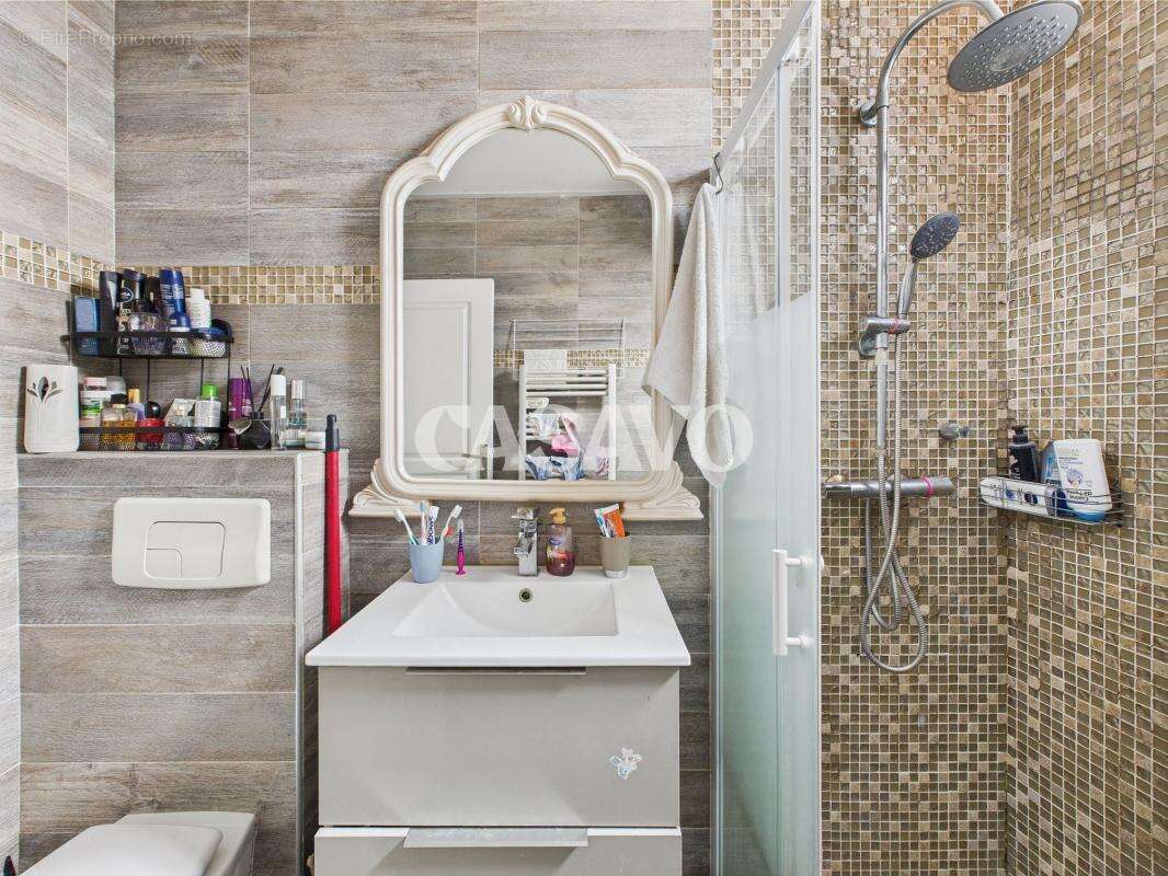 Appartement à VILLETANEUSE