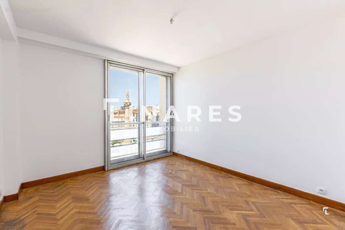LE PANORAMA - Appartement T4 de 110m2 - 13006 Marseille - photo 9