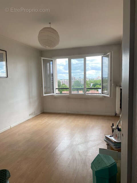 Appartement à VILLENEUVE-LA-GARENNE