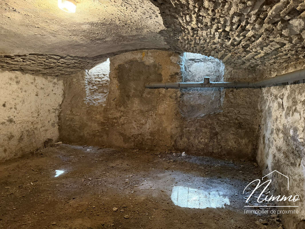 Nîmes carnot gare appartement bourgeois t6 balcons grenier cave - photo 10