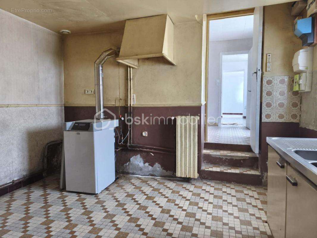 Maison à LASSAY-LES-CHATEAUX