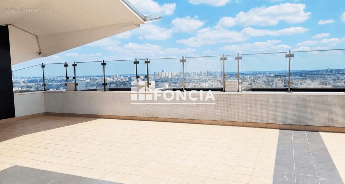 Appartement à PARIS-15E