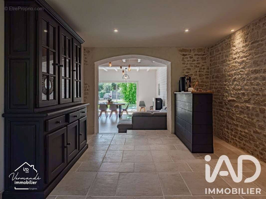Maison 265 m² à Tonnay-Boutonne  - photo 6