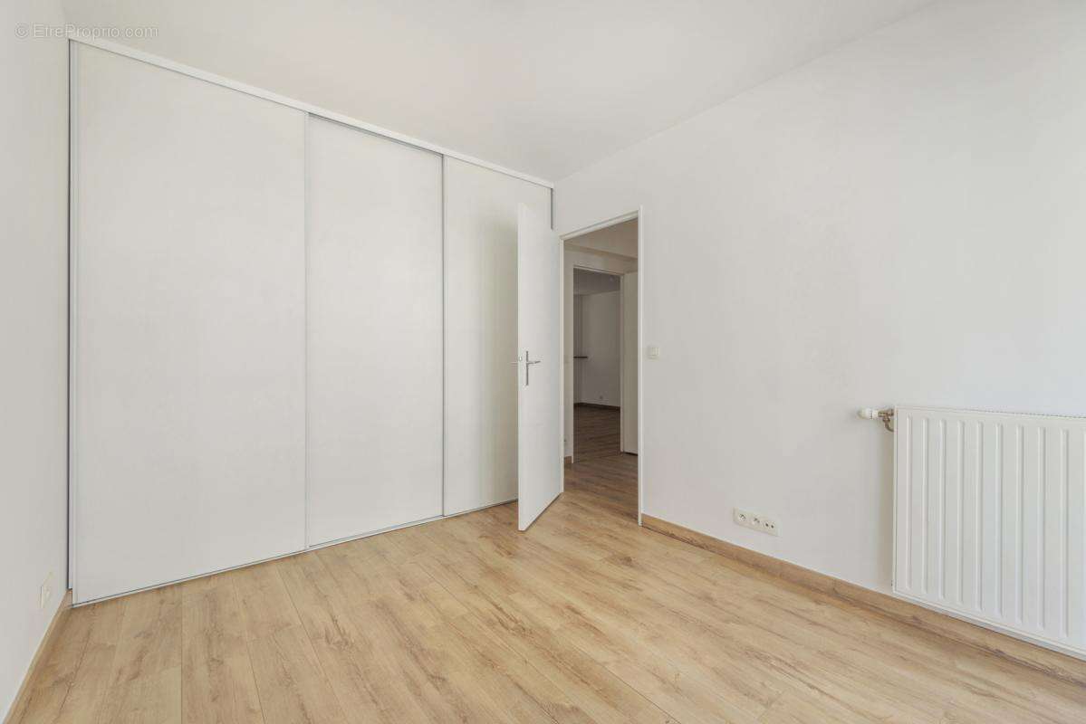 Appartement 76 m² à Levallois-Perret  - photo 7