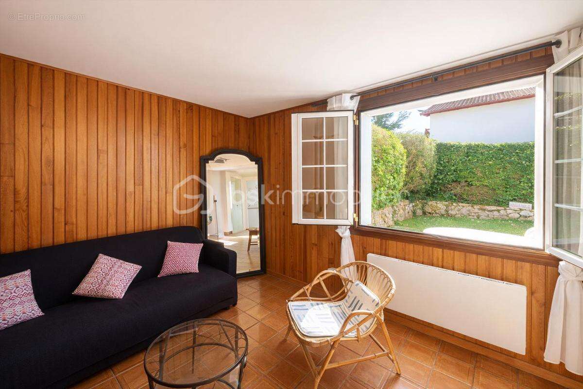 A Saint Jean de Luz, Maison 5 ch + T3 et terrain 1700 m2 divisible - vue océan et montagnes - photo 14