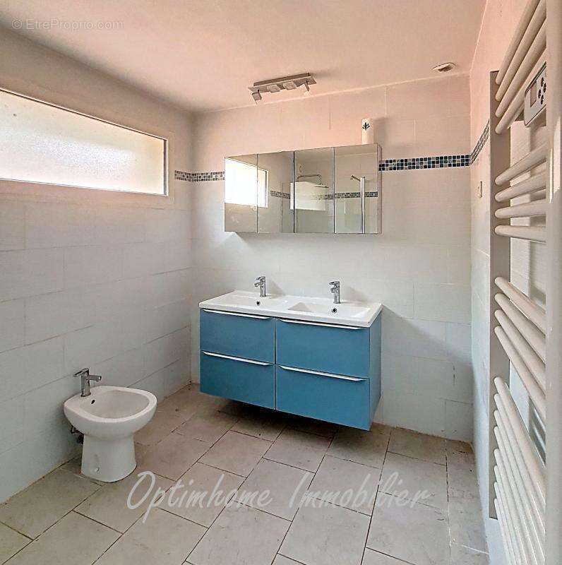 Maison de 2020 avec piscine, garage et jardin dans un environnement calme - photo 3