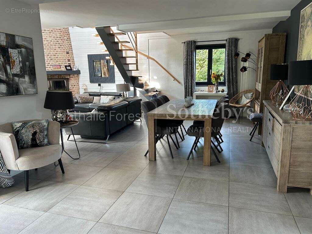 Maison à ESTAIRES