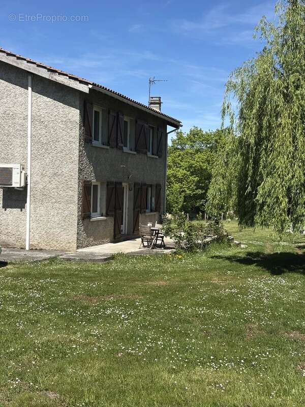 Maison à LES BORDES-SUR-ARIZE