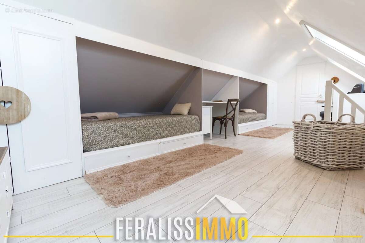 Maison à NEUVILLE-SUR-OISE