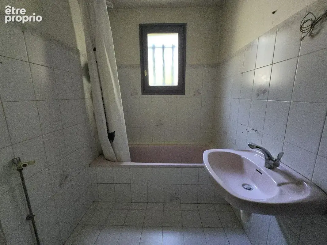 Maison de plain-pied avec piscine et dépendances! - photo 7