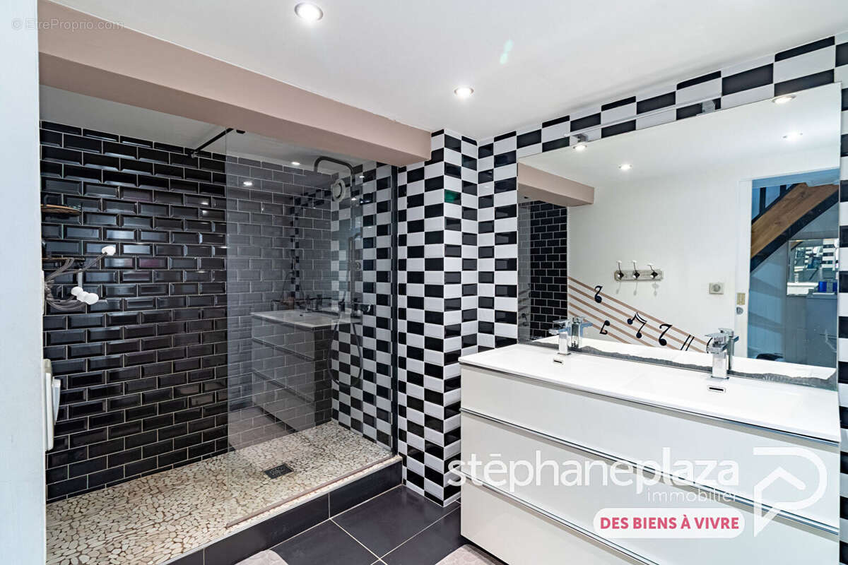 Maison à SAINT-MARTIN-DU-MONT