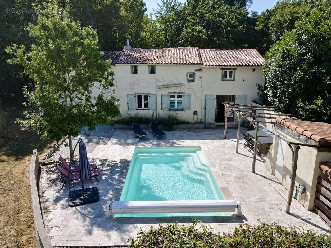 Un véritable havre de paix au cœur de la nature – Piscine chauffée, intimité et vue dégagée sur la campagne - photo 6