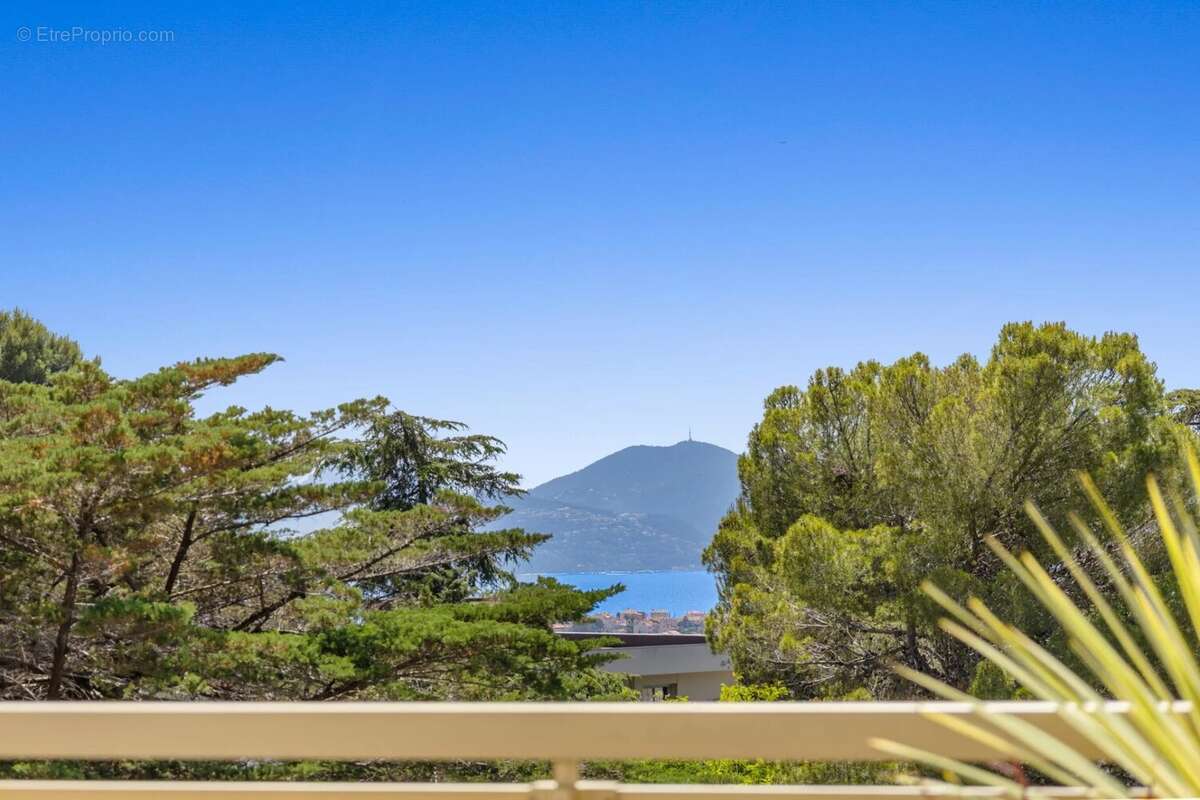 Appartement à LE CANNET