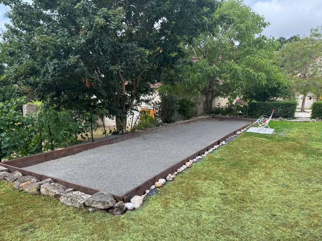 Maison à VICQ-EXEMPLET