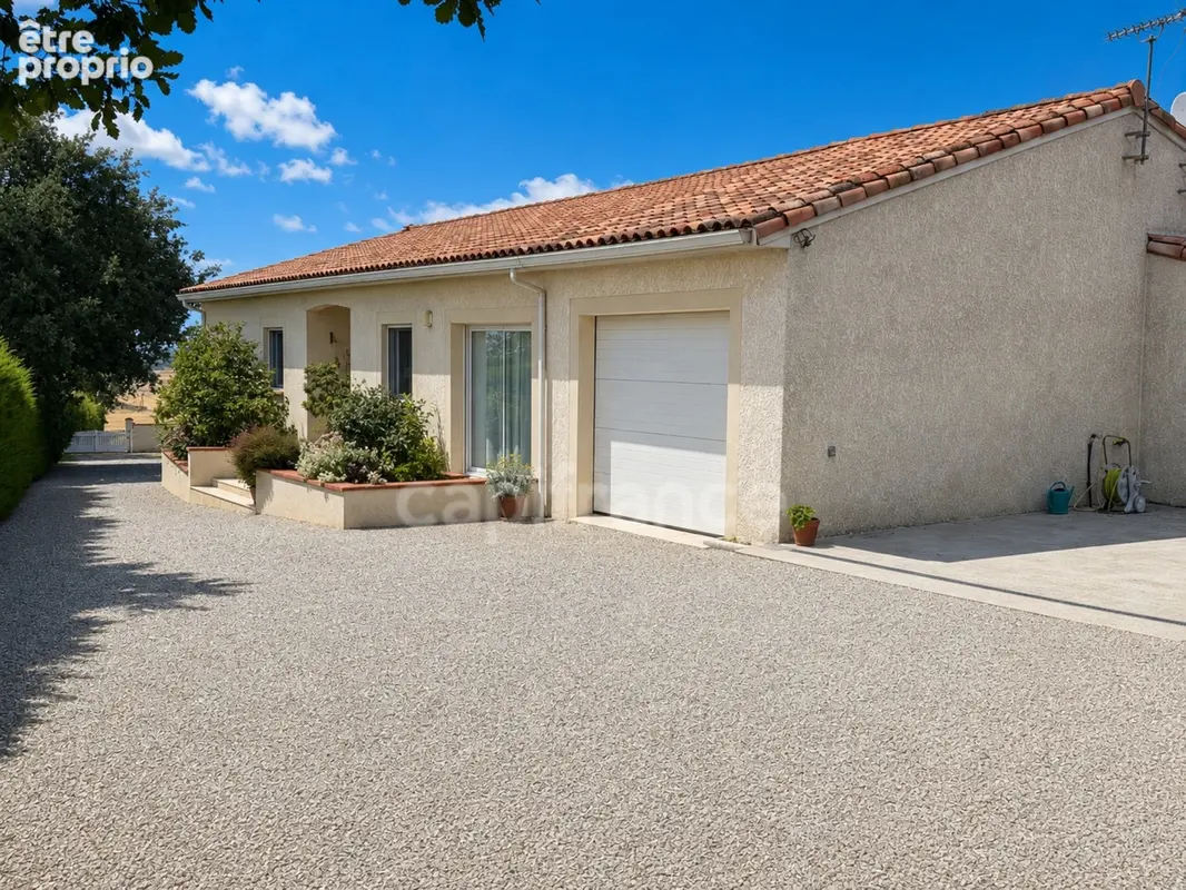 Maison de plain-pied 160 m² – 4 chambres, bureau, terrain arboré de 2 500 m² - photo 3