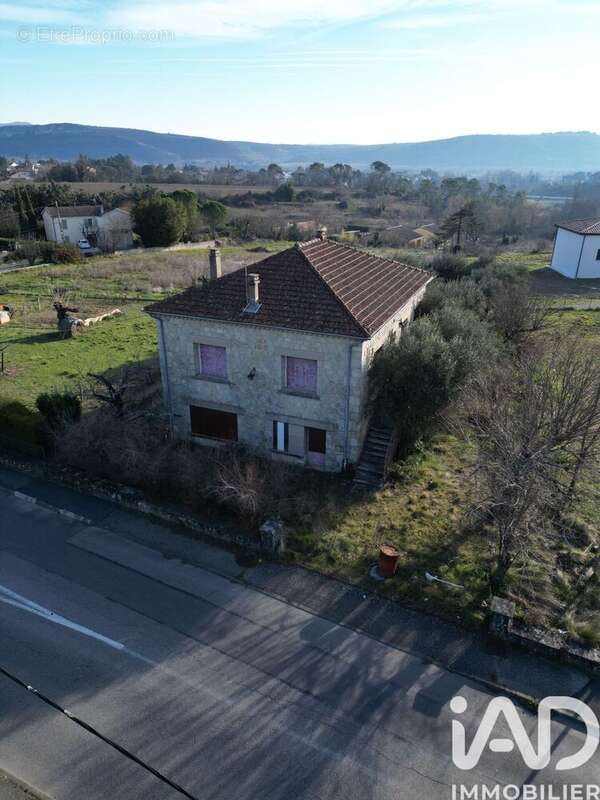 Photo 2 - Maison à SAINT-ETIENNE-DE-FONTBELLON