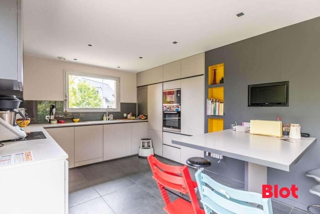 Maison à VEZIN-LE-COQUET