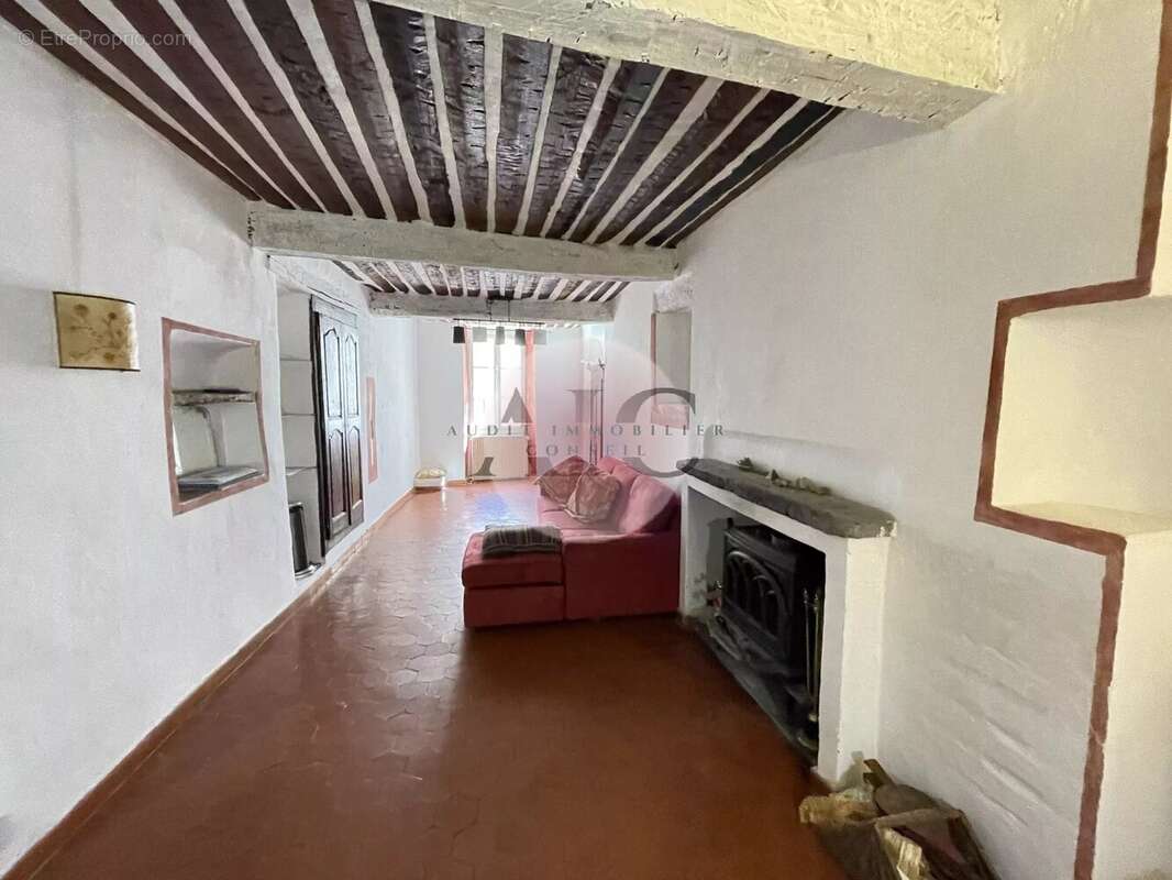 Maison à MONTAUROUX