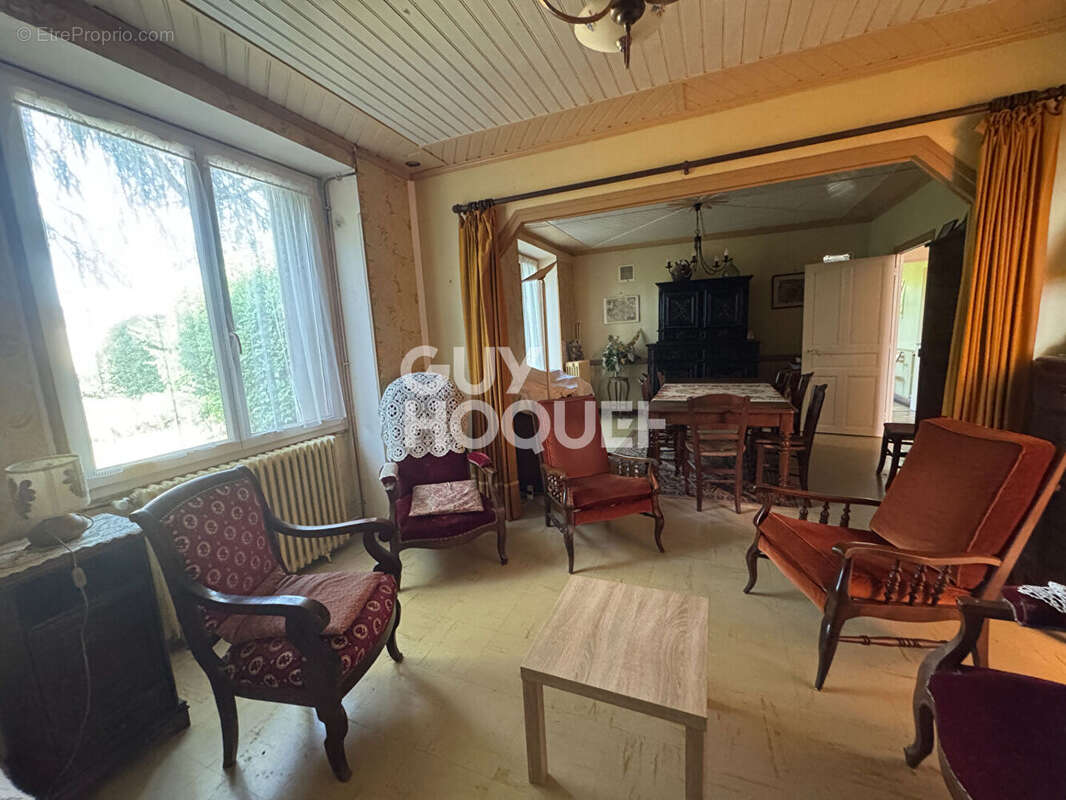 Maison à PARNAC