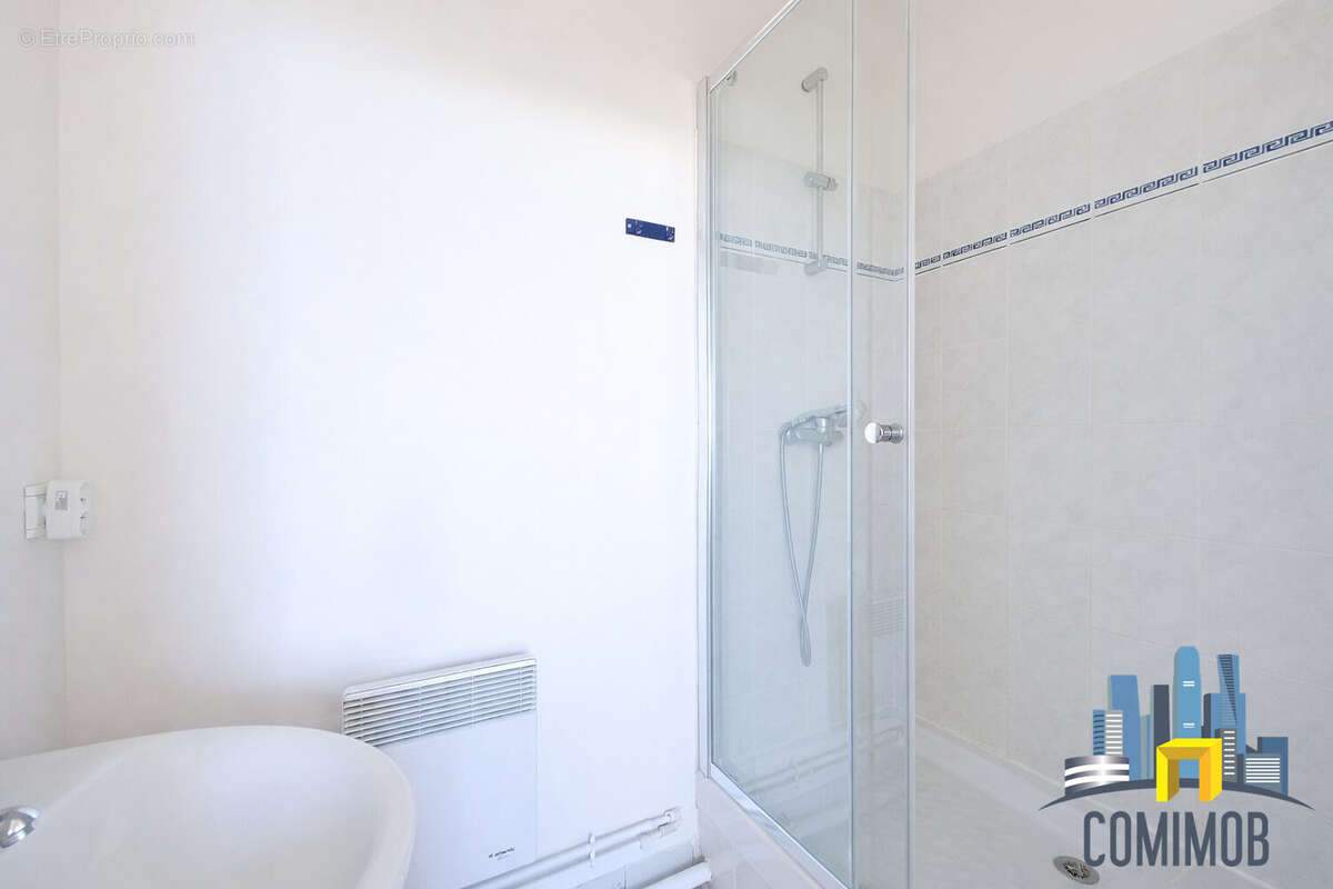 Appartement à COURBEVOIE