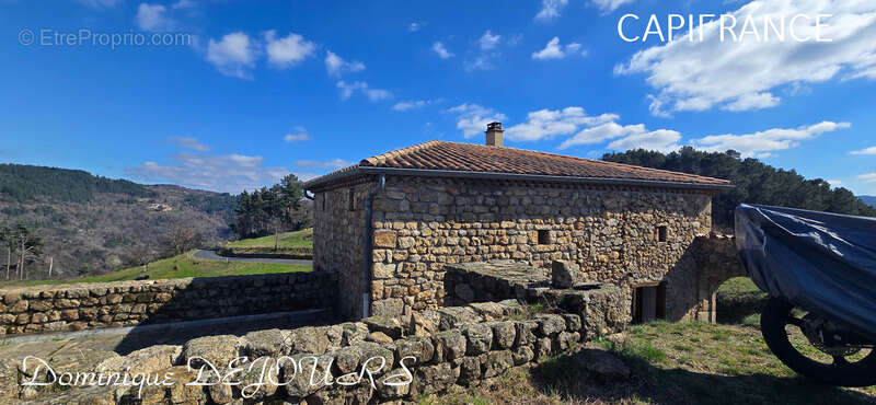 Ardèche, ensemble charmant de 2 maisons en pierres, avec terrasses, caves voutées et terrains attenants - photo 31