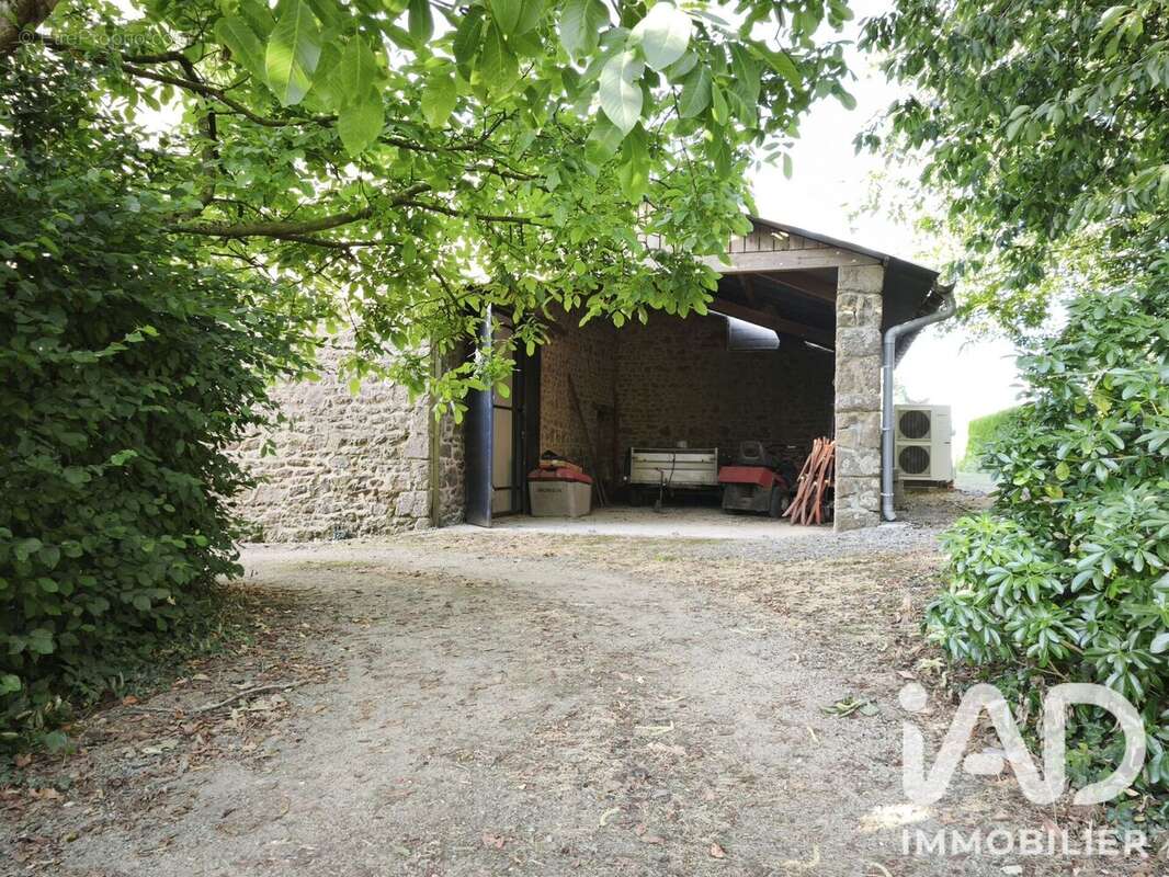 Maison 180 m² à Le Horps  - photo 7