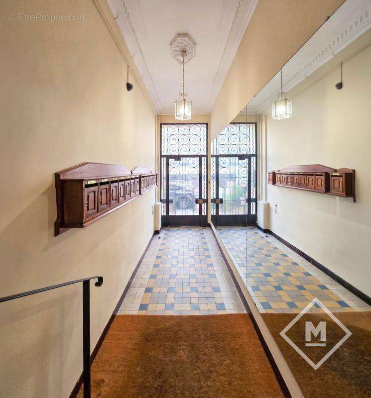 Superbe appartement T4 de 92m² avec climatisation, au 1er étage à Marseille 8ème - Carré d'Or - photo 22